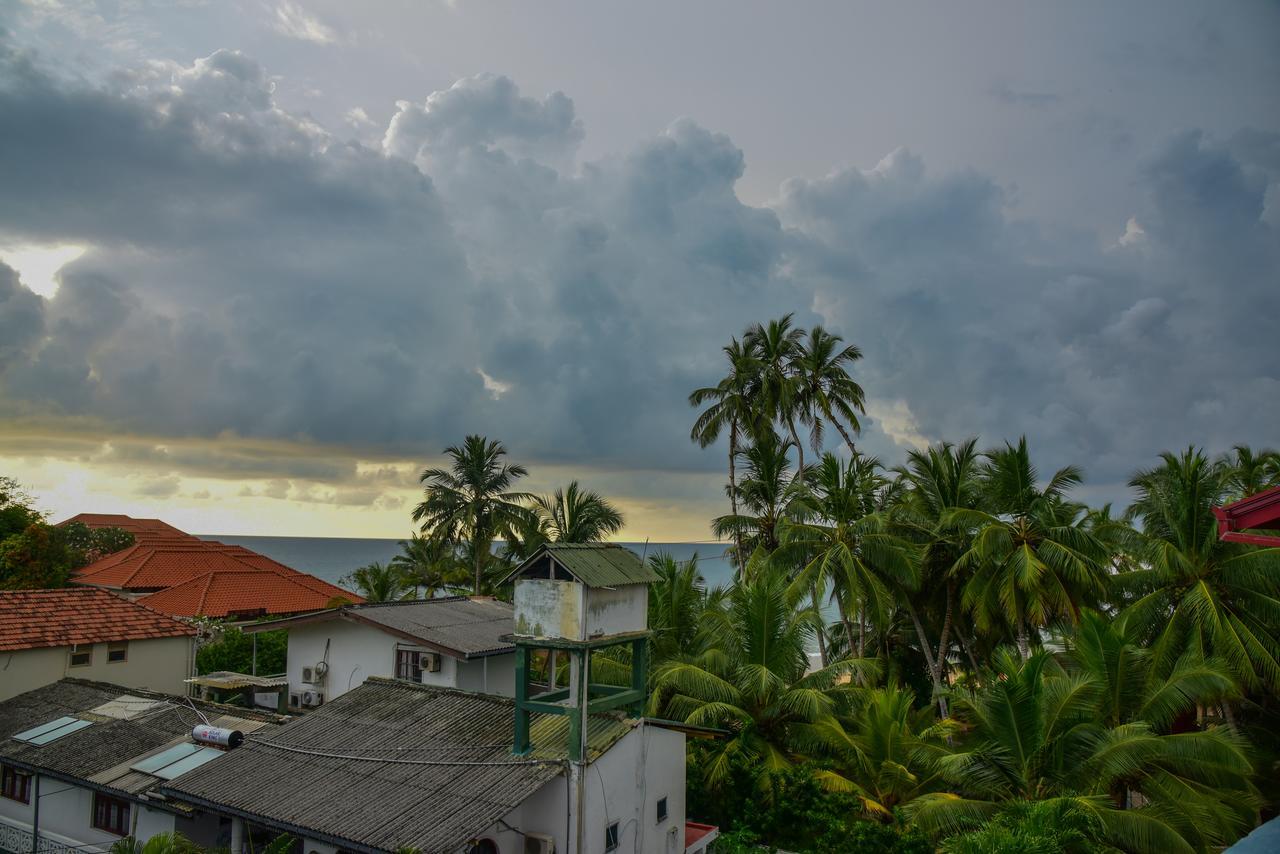 Silver Sand Beach Resort Bentota Buitenkant foto